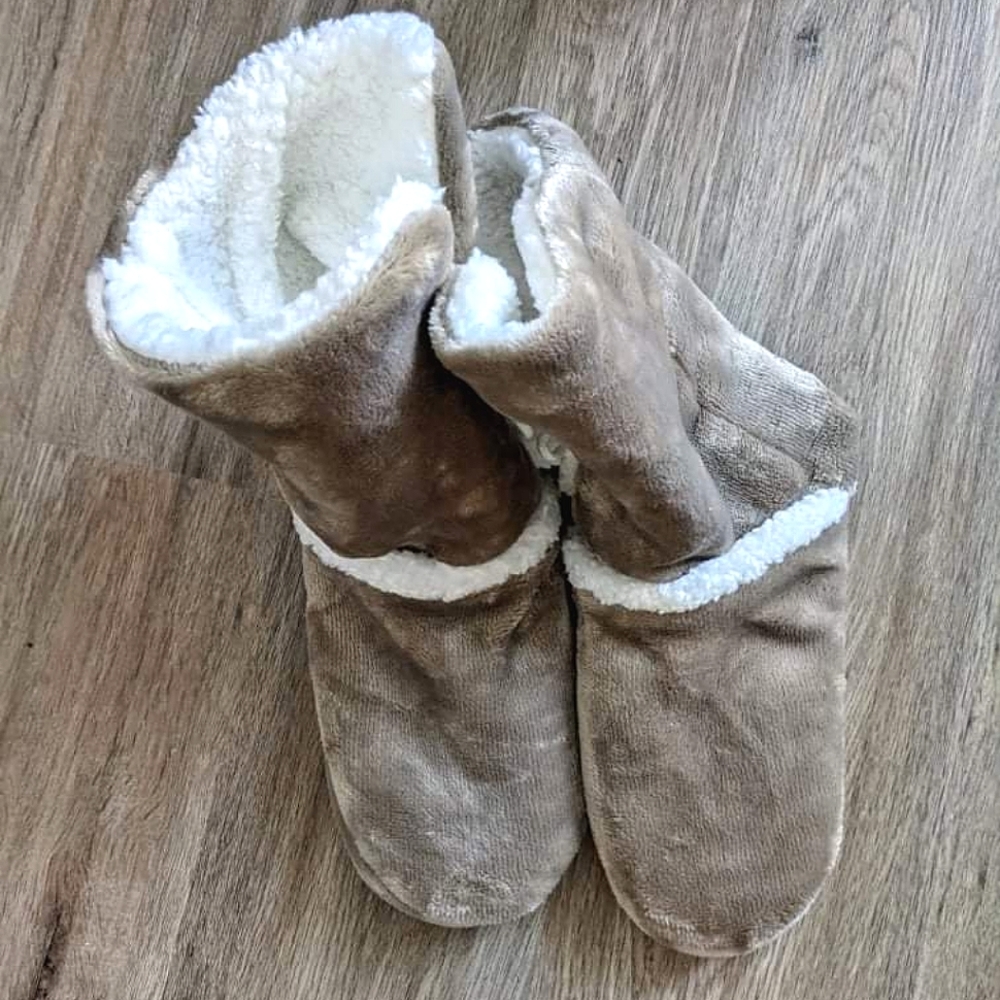 Cozy Fleece-Lined Slippers- Size L